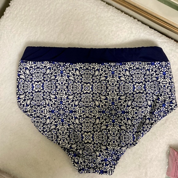 Land’s End High Waisted Swim Bottom - Picture 2 of 5